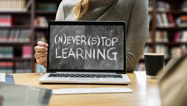 never-stop-learning-gb6a2f4c46_1920